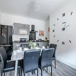 -16Pt- For Your Relaxed & Cosy Stay & Free Parking